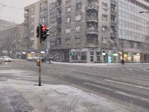 VEJE U BEOGRADU Krupne pahulje snega prekrile prestonicu